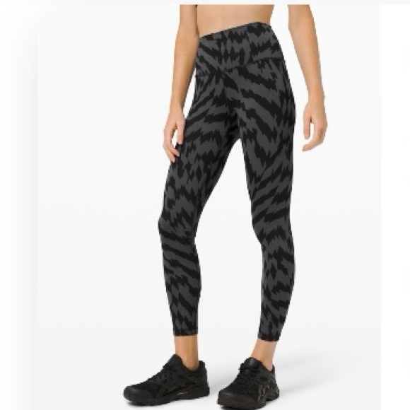 Lululemon High Rise Wunder Under 25” Size 10 - Picture 1 of 4